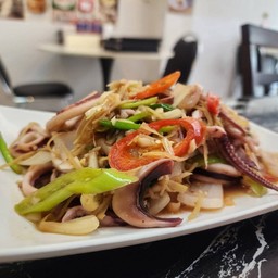 ปลาหมึกผัดขิง [กับข้าว]