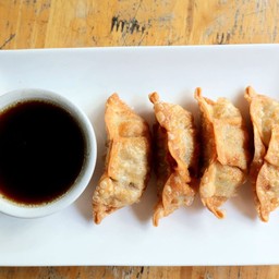 เกี๊ยวซ่าทอดกรอบ