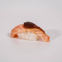 ซูชิแซลมอนซอสไซเกียว