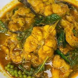 แกงเผ็ดปลาดุกใบยี่หร่า