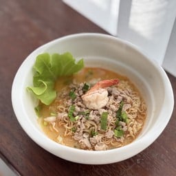 มาม่าต้มยำกุ้งหมูสับ