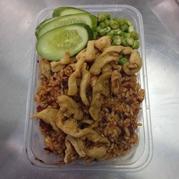 ข้าวผัดน้ำพริกนรกปลาร้า กากหมู