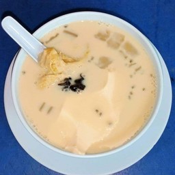 น้ำเต้าหู้ใส่เครื่อง