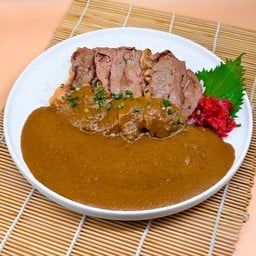 ข้าวแกงกะหรี่เนื้อย่าง