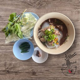 ก๋วยเตี๋ยวหมู (เส้นใหญ่)