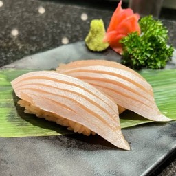 ซูชิท้องปลาฮามาจิ 2 ชิ้น