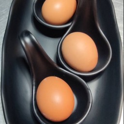 ไข่ไก่  (ราคาต่อลูก) ( ทางร้านจะตีผสมน้ำซุป)  ถ้าไม่ตีผสมกับน้ำซุปให้ระบุไม่ตีค่ะ