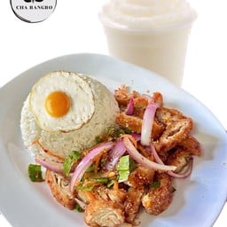 ข้าวยำไก่แซ่บไข่ดาว+มะพร้าวปั่น