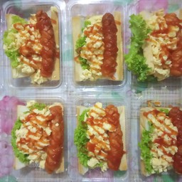 แซนวิชเปิดหน้า ไข้ข้น ไส้กรอก