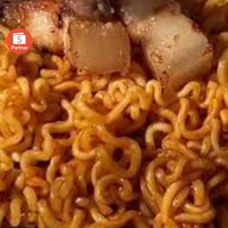 มาม่าเผ็ดเกาหลีสามชั้นทอด