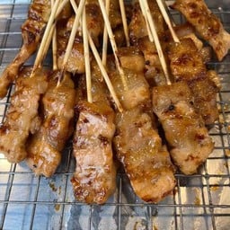 หมูปิ้งละมุนลิ้น 10ไม้+ข้าวเหนียว 1ห่อ