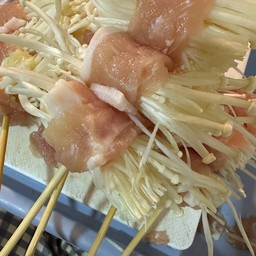 สามชั้นพันเห็ดเข็มทอง