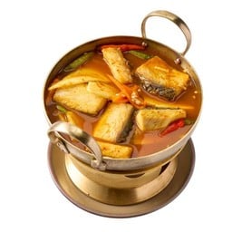 แกงเหลืองปลากะพงและยอดมะพร้าวอ่อน