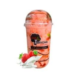 สตรอว์เบอรรี่โยเกิรต์ปั่น