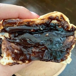 ปังไส้ทะลัก ไส้ช็อคโกแลต ถึง Fat ฉันก็จะกิน