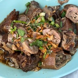 คอเป็ดตุ๋นพะโล้