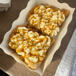 ปังปิ้งวิปครีม-ซอสคาราเมล