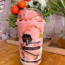 สตรอว์เบอรรี่นมสดปั่น