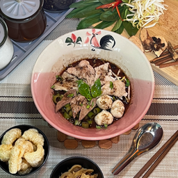 เกาเหลาหมูต้นยำ