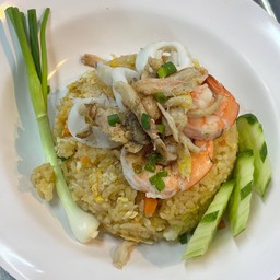 ข้าวผัดรวมทะเล