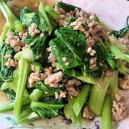 ผัดคะน้าหมูสับ *กับข้าว - Stir-Fried Chinese Kale with Minced Pork