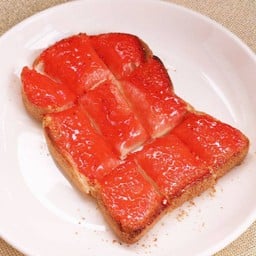 ขนมปังแยมสตอเบอรี่
