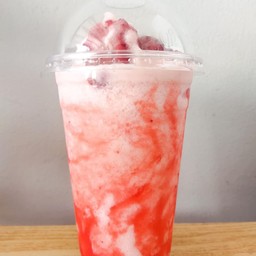 นมสดสตอเบอรี่ปั่น