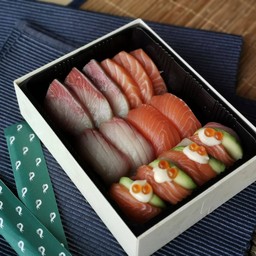 Salmon Hamachi Box