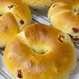 Cranberry Bagel (แครนเบอรี่)