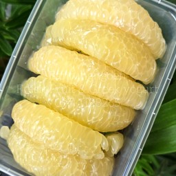 ส้มโอพันธุ์ขาวน้ำผึ้ง