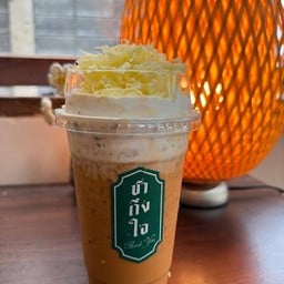 ชาไทยครีมชีส ท๊อปด้วยชีสสด