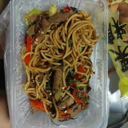 สปาเก็ตตี้ กระเพราหมู