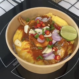 ข้าวไข่ข้นยำปลากระป๋องทรงเครื่อง