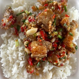 หมูกรอบ พริกเกลือ