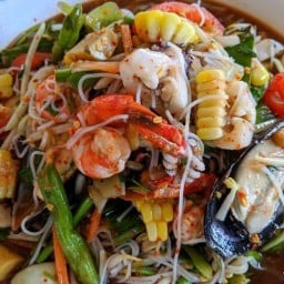 ร้านยำแซ่บเวอร์(หน้าเซเว่นเก่าแฟลต3)