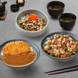 ข้าวหน้าโฮตาเตะและปลาไหล + ข้าวแกงกะหรี่ไก่คัตสึ