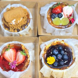 ชีสเค้กหน้าไหม้ Basque Burnt Cheesecake แต่งผลไม้สด ต่อชิ้น