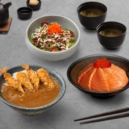 ข้าวหน้าปลาแซลมอน + ข้าวแกงกะหรี่กุ้งทอด