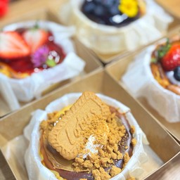 บิสคอฟชีสหน้าไหม้ Biscoff caramel Basque Burnt Cheesecake
