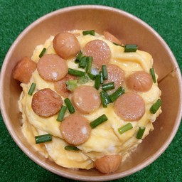 ข้าวไข่ข้นไส้กรอก