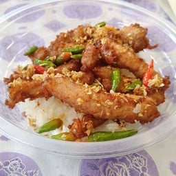 อ๋าหมีหมูทอดกระเทียมพริกสดอินดี้