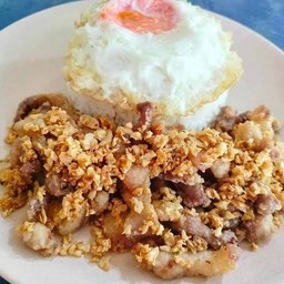 ข้าวหมูกะเทียมพริกไทย