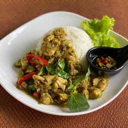 ข้าวผัดพริกแกงเขียวหวาน