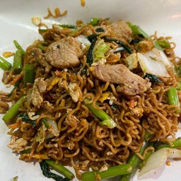 ผัดมาม่า