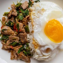 ข้าวกระเพราเนื้อ