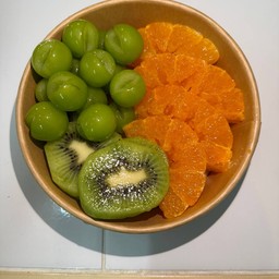 กีวี่เขียว & ส้มไต้หวัน & องุ่นไซมัสคัส