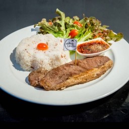 ข้าวหน้าสเต็กโคขุน