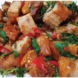 กะเพราหมูกรอบ