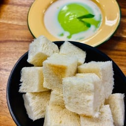ปังอบสังขยาใบเตย
