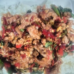กระเพราเนื้อ